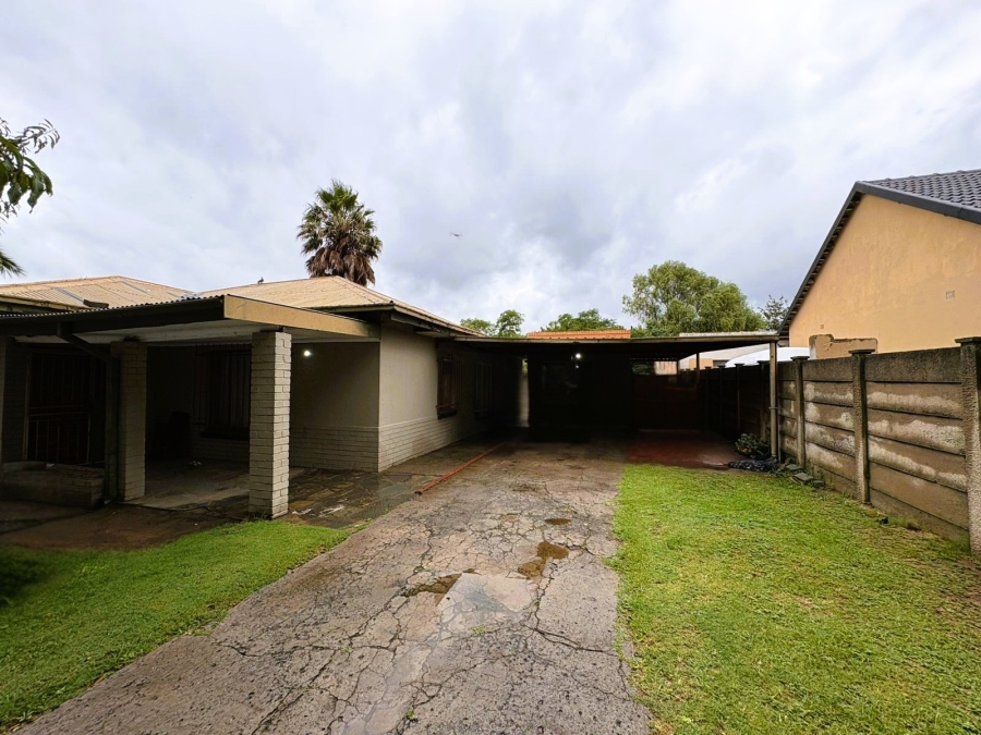 5 Bedroom Property for Sale in Sasolburg Ext 3 Free State